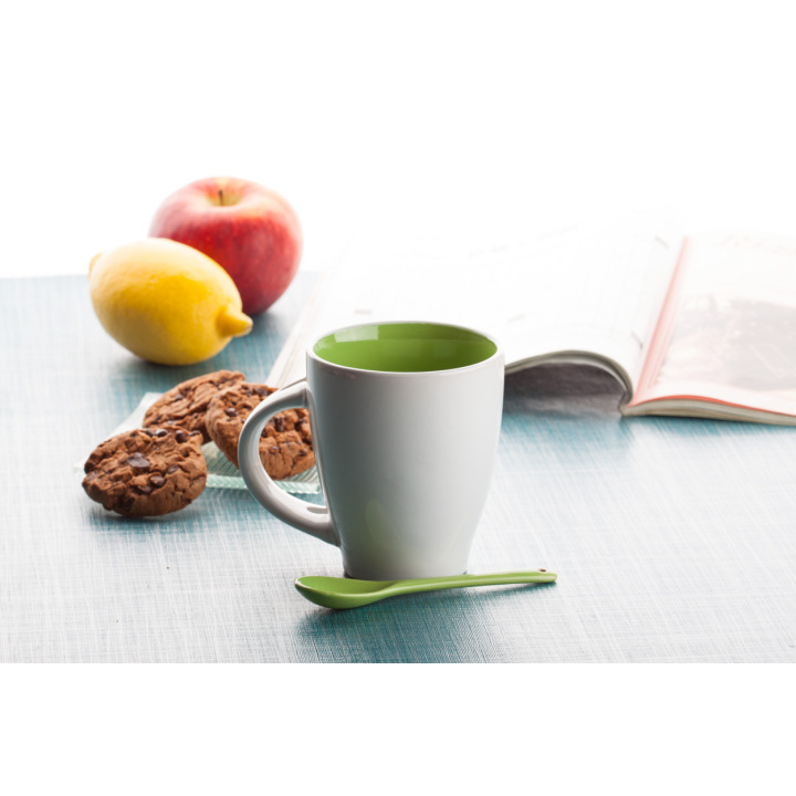 Biały ceramiczny kubek z kolorowym środkiem i ceramiczną łyżeczką w tym samym kolorze, 300 ml - AP862000 (ANDA#07)