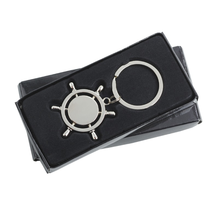 Brelok metalowy w kształcie koła sterowego - R73213