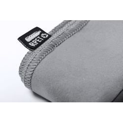 Ręcznik sportowy z mikrofibry w pokrowcu ze sznurkiem,  RPET 200 g/m² -  AP721920