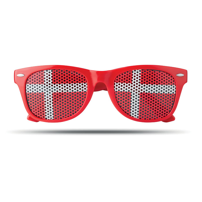 img src="https://www.lumagadzety.pl/okulary-przeciwsloneczne/5796-okulary-z-soczzewkami-w-kolorze-flagi-mo9275.html" alt="okulary reklamowe"