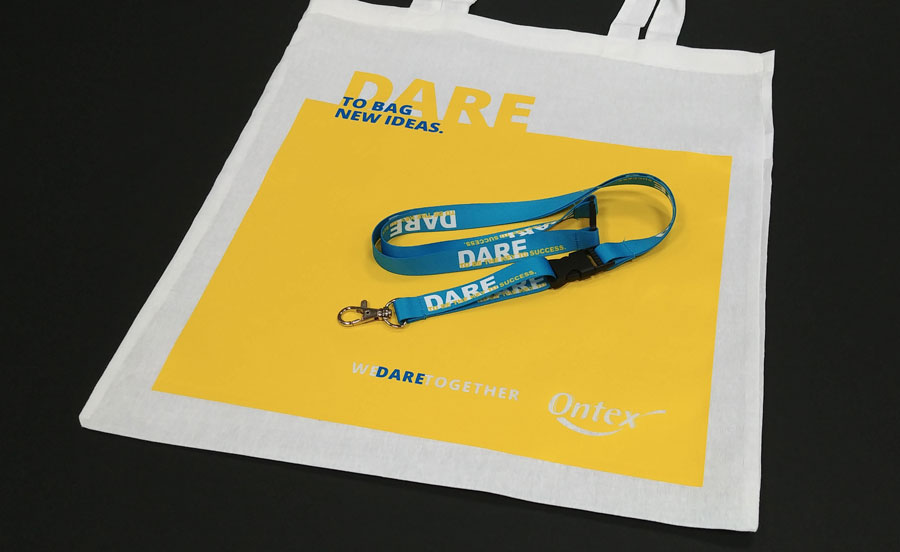  Promotional bags and lanyards with print
