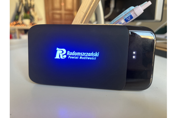  POWER BANK WITH ILLUMINATED ENGRAVING