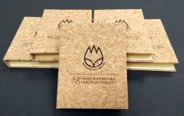  Notebook with self-adhesive notes in a cork cover with engraving