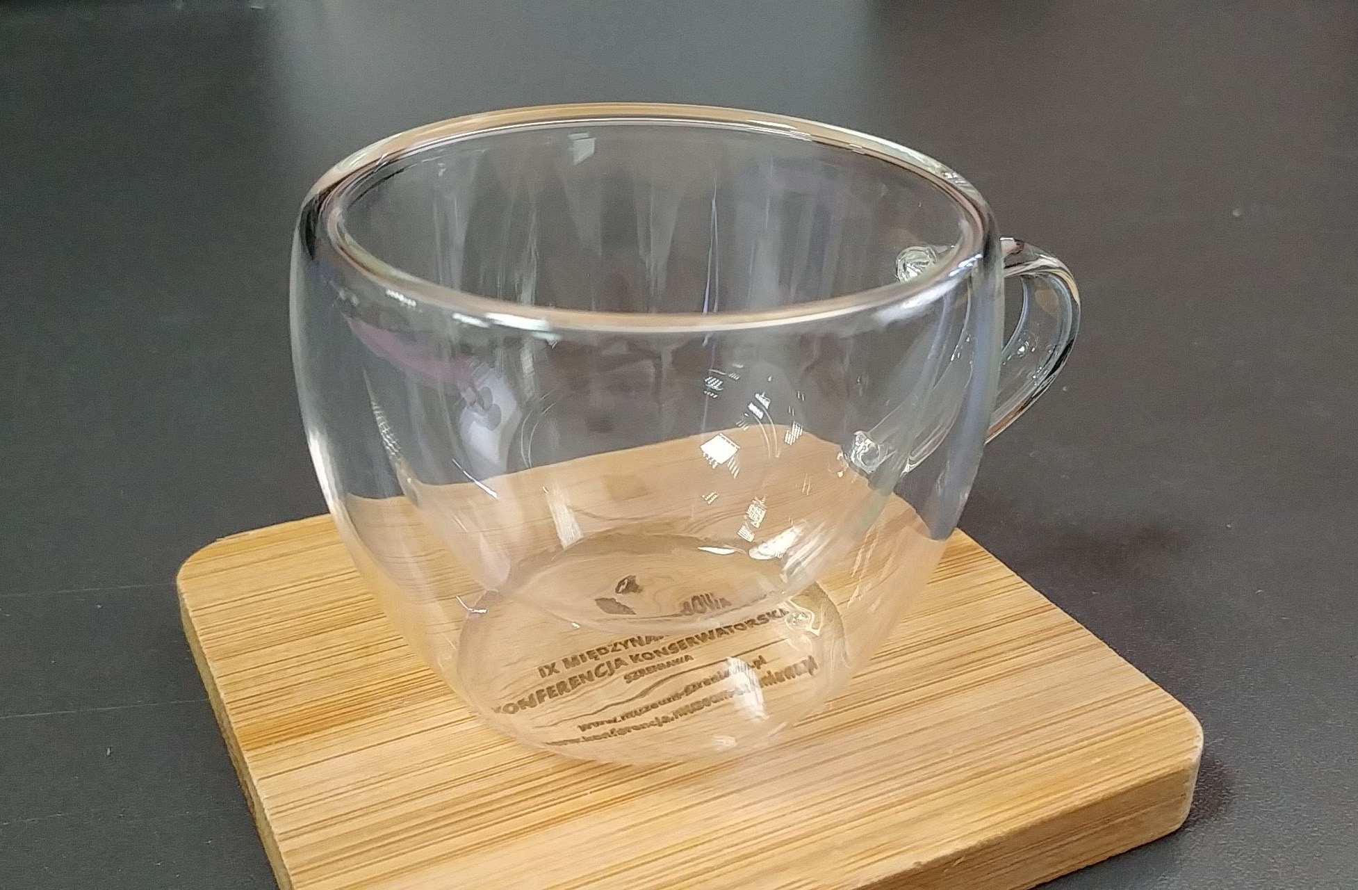  CUP WITH ENGRAVED BAMBOO TRAY