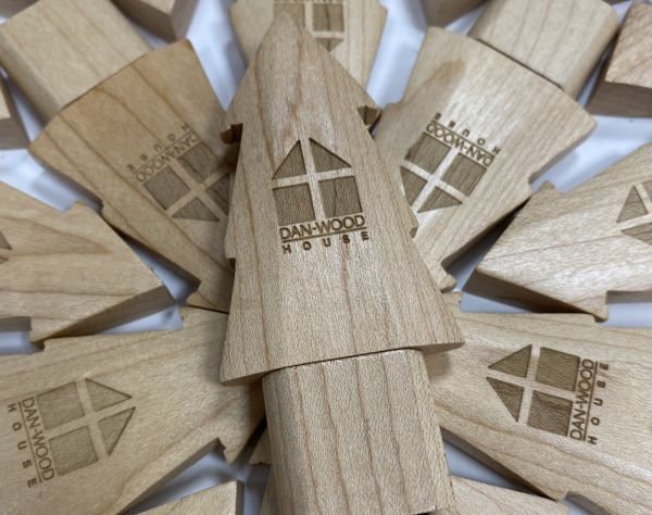  ENGRAVED CHRISTMAS TREE PENDRIVE